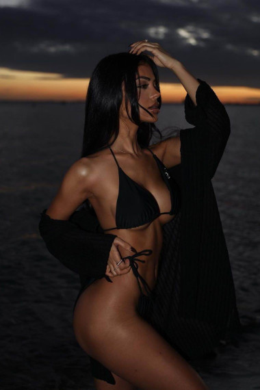 Amina, Sex escort in Napoli that offers acompañamiento. Amina, Sex escort in Napoli that offers acompañamiento.