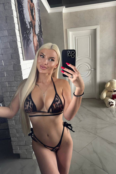 Vlada, Sex escort in Napoli that offers francés natural.