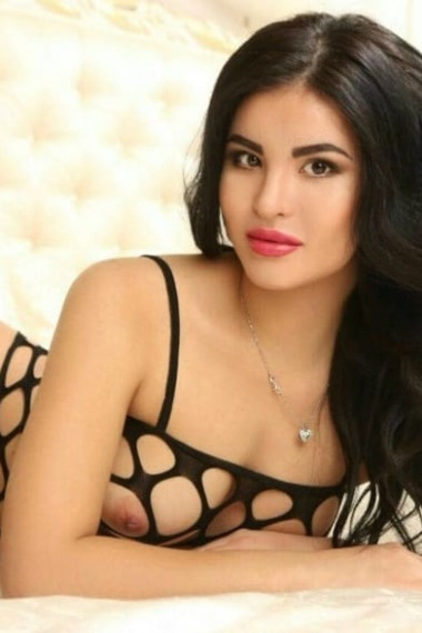 Karolina, Sex escort in Napoli that offers citas.