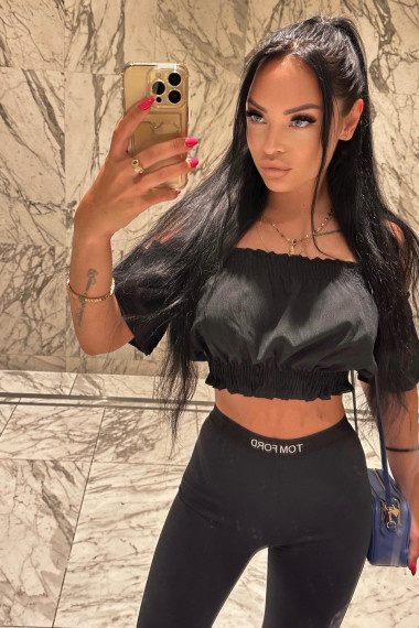 Karolina, Sex escort in Napoli that offers acompañamiento.